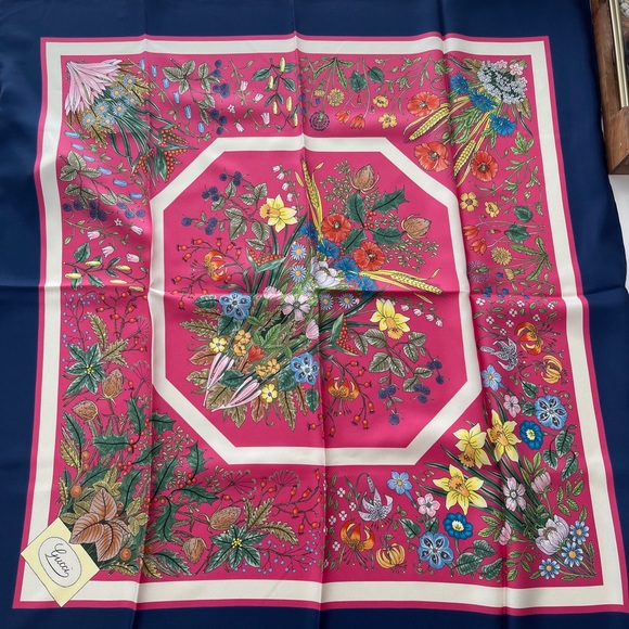 Gucci square scarf🖤 - Picture 7 of 12